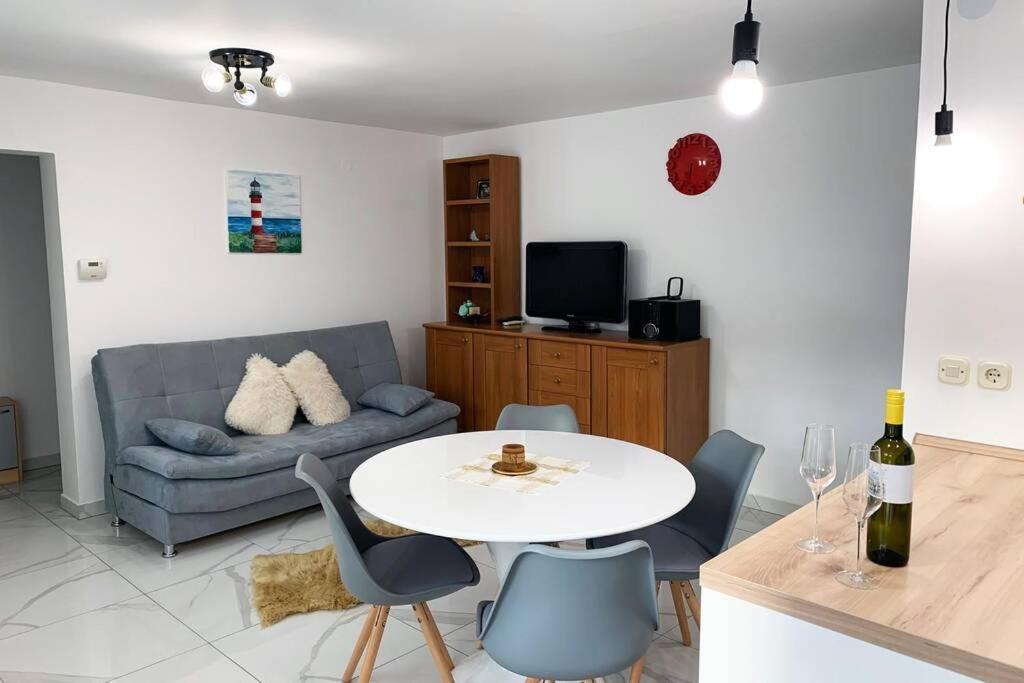 New Apartment Ema I Krk Town Bagian luar foto
