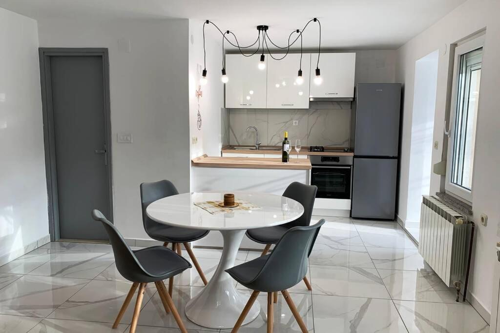 New Apartment Ema I Krk Town Bagian luar foto